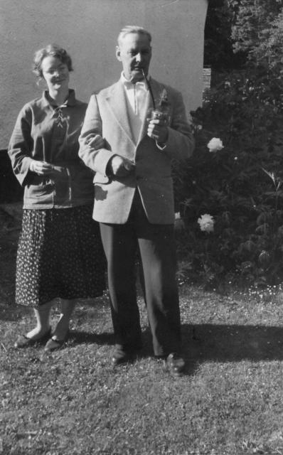 31 Hanne og hendes far i 50erne